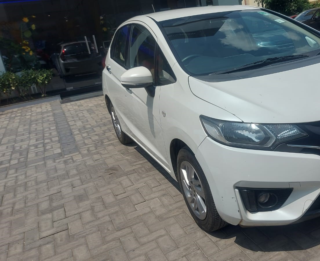 Honda Jazz(2015-2018) V At Petrol